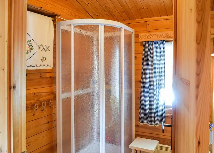 Semesterbostad 4 Bedroom Stunning In